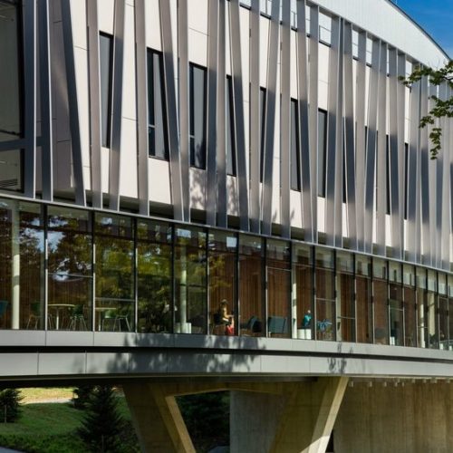 Vassar College, Bridge for Laboratory Sciences, Integrated Science Commons -Poughkeepsie, NY